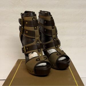 Ash Brown and Black Buckle Boots